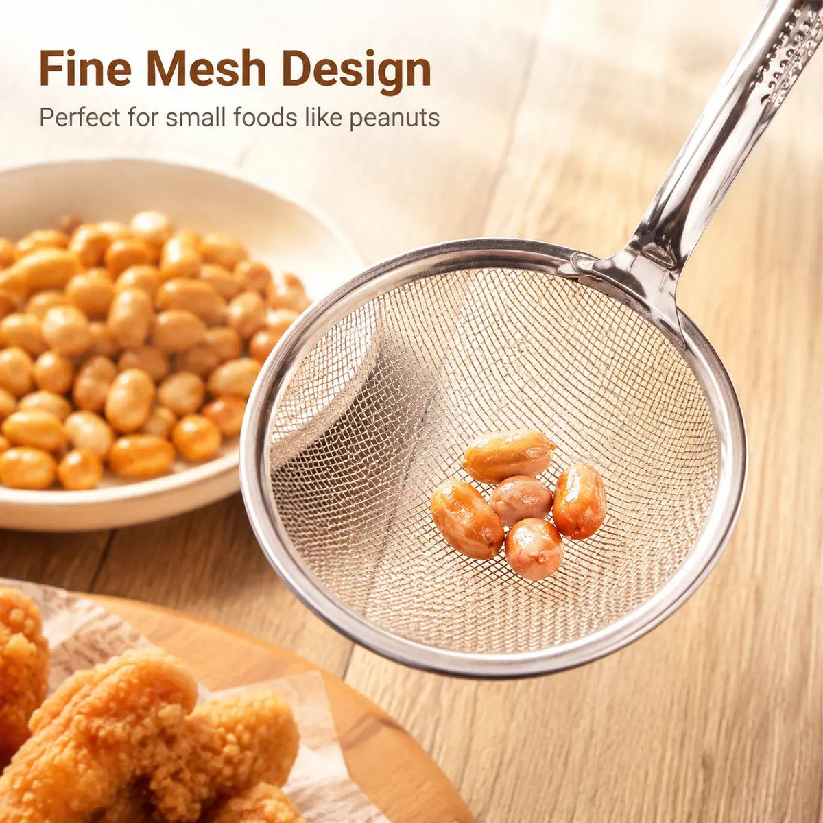 Fine mesh spoon head supporting small food pieces
